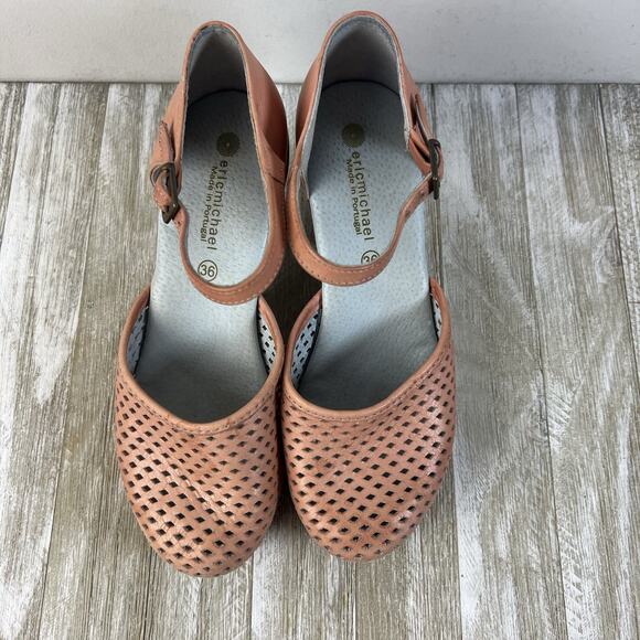 ERIC MICHAEL Womens 36 US 6-6.5 Dusty Pink Leather Heeled Mary Jane Clogs Shoes - Picture 4 of 11